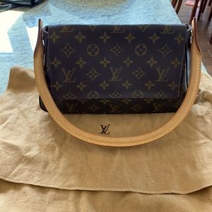 Louis Vuitton mini looping